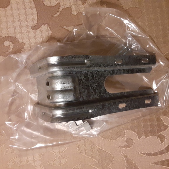 Lowe's Universal Gas & Electric Range Ant-Tip Bracket Kit - Picture 2 of 2